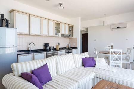 Joya Cyprus Mermaid Penthouse Apartment Agios Amvrosios  Exterior photo